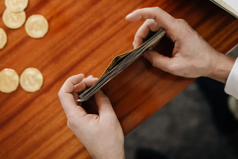 Bet Less, Win More: The Counterintuitive Math Behind Small-Stakes Bitcoin Casino Play